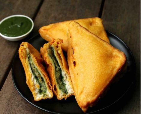 Aloo-stuffed-bread-pakora